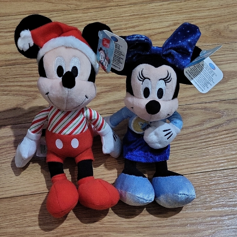 Disney Mickey and Minnie Winter Holidays Small Plush Set